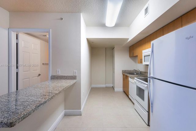 2350 SW 27th Ave 106, Miami, FL 33145