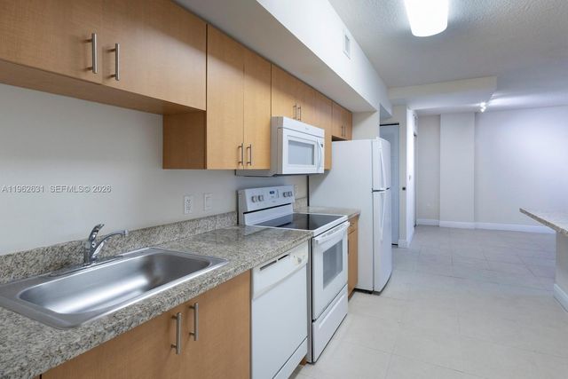 2350 SW 27th Ave 106, Miami, FL 33145