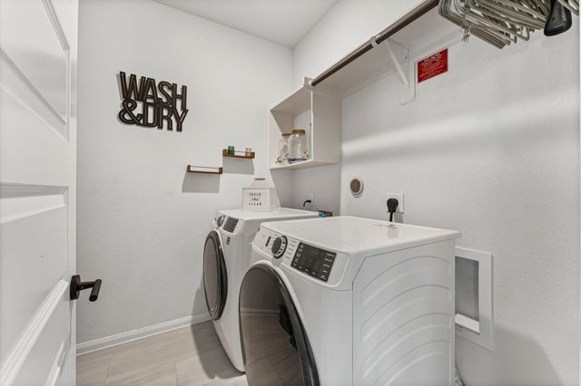 2450 Bear Creek Drive, Rosharon, TX 77583