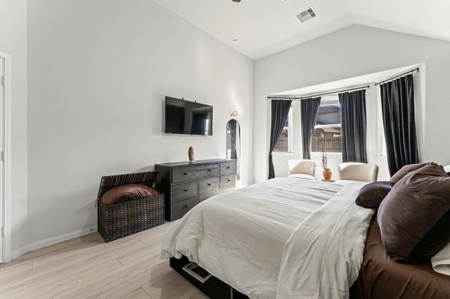 2450 Bear Creek Drive, Rosharon, TX 77583