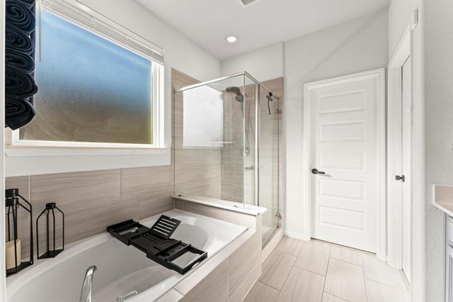 2450 Bear Creek Drive, Rosharon, TX 77583