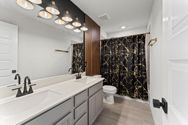 2450 Bear Creek Drive, Rosharon, TX 77583