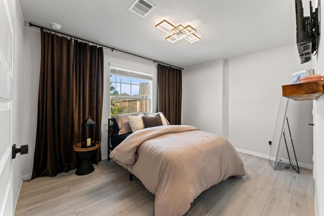 2450 Bear Creek Drive, Rosharon, TX 77583