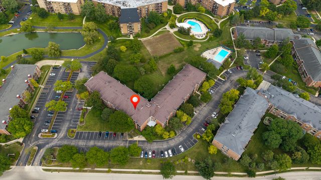 815 Leicester Road 312A, Elk Grove Village, IL 60007