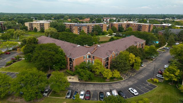 815 Leicester Road 312A, Elk Grove Village, IL 60007