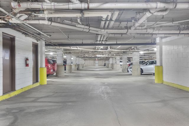 815 Leicester Road 312A, Elk Grove Village, IL 60007