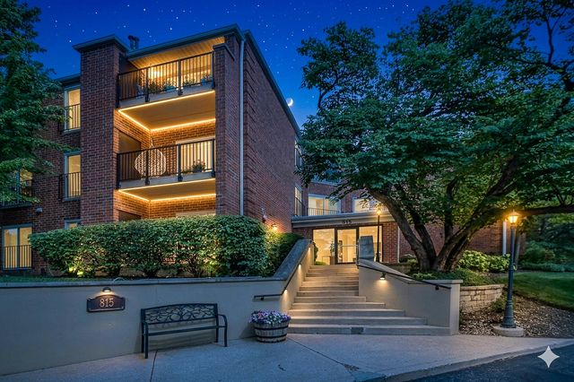 815 Leicester Road 312A, Elk Grove Village, IL 60007