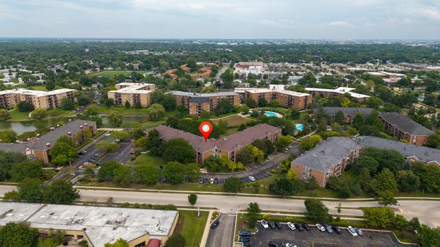 815 Leicester Road 312A, Elk Grove Village, IL 60007
