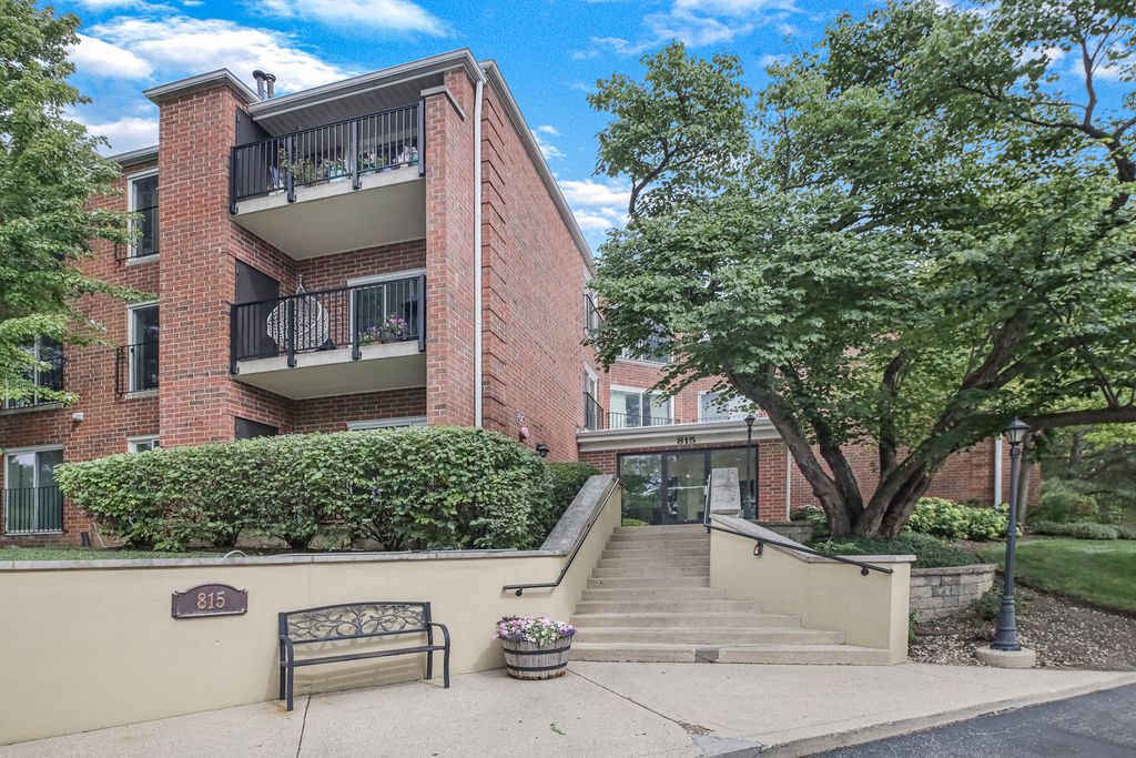815 Leicester Road 312A, Elk Grove Village, IL 60007