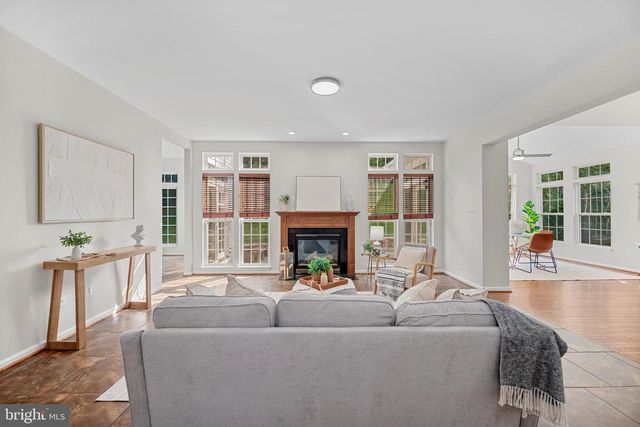 7016 CLIFTON KNOLL CT, Alexandria, VA 22315