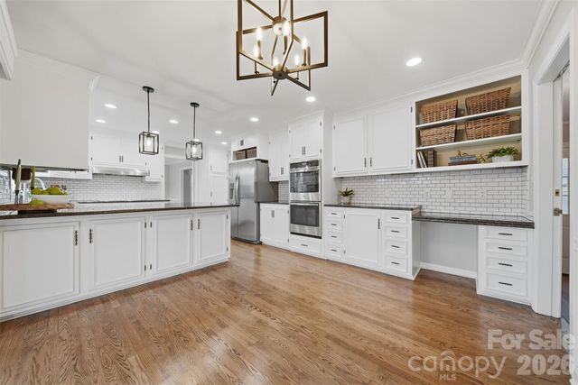 4041 4th Street Court NW, Hickory, NC 28601