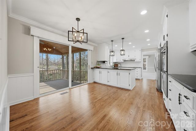 4041 4th Street Court NW, Hickory, NC 28601