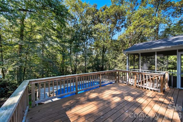 4041 4th Street Court NW, Hickory, NC 28601