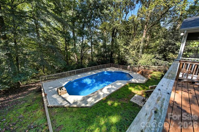 4041 4th Street Court NW, Hickory, NC 28601