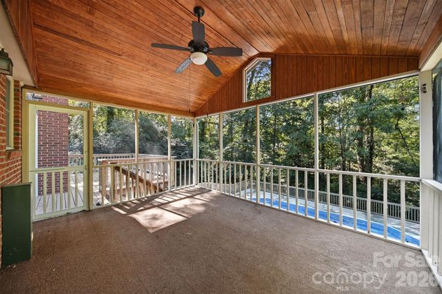 4041 4th Street Court NW, Hickory, NC 28601