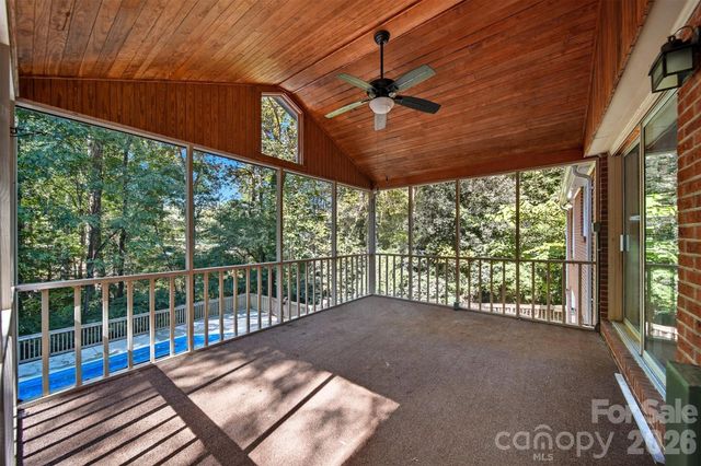 4041 4th Street Court NW, Hickory, NC 28601