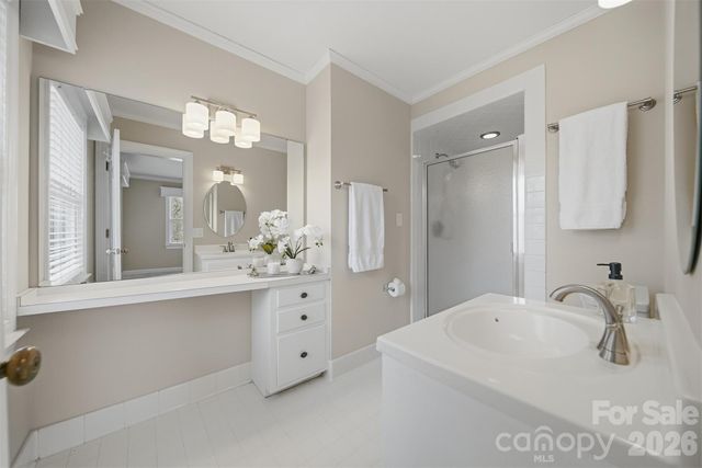 4041 4th Street Court NW, Hickory, NC 28601