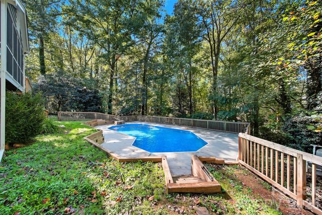 4041 4th Street Court NW, Hickory, NC 28601