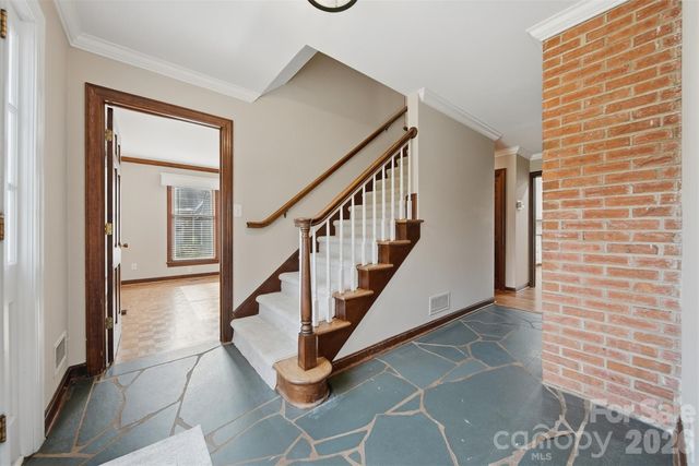 4041 4th Street Court NW, Hickory, NC 28601