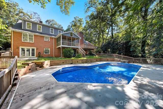 4041 4th Street Court NW, Hickory, NC 28601