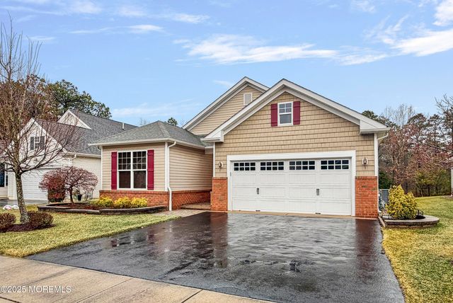 16 Pembroke Drive, Jackson, NJ 08527