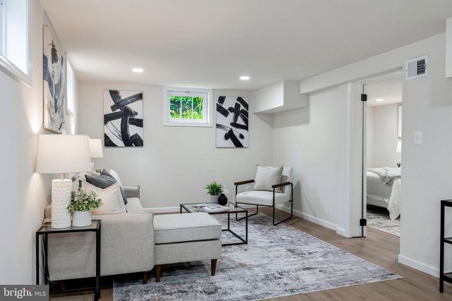 3310 UNIVERSITY BLVD W, Kensington, MD 20895