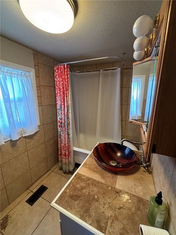 868 N Main Street, Cave Springs, AR 72718