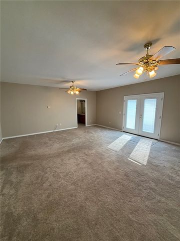 868 N Main Street, Cave Springs, AR 72718