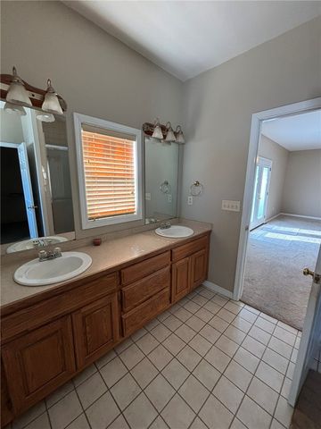 868 N Main Street, Cave Springs, AR 72718