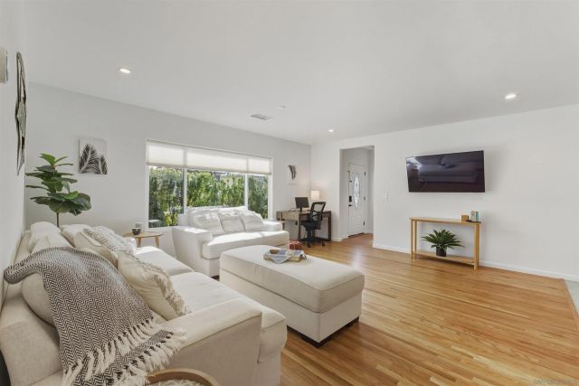 1066-68 Emerald St, San Diego, CA 92109