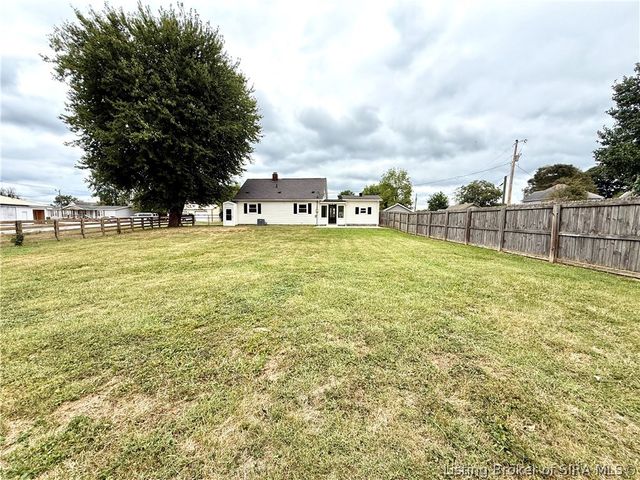 210 Mitchell Street, Henryville, IN 47126
