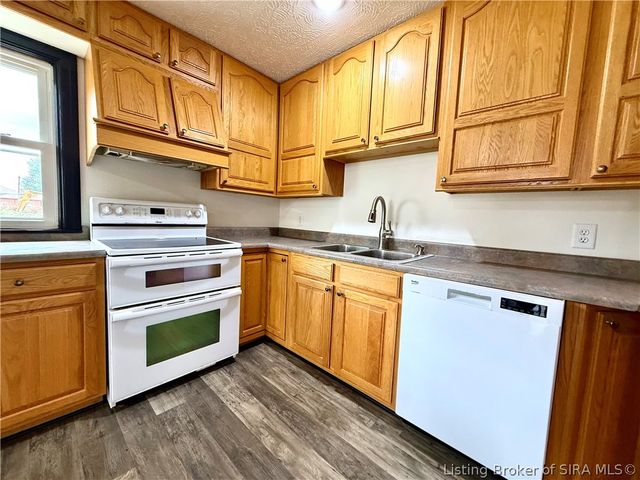 210 Mitchell Street, Henryville, IN 47126