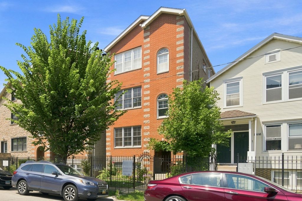 1518 W SUPERIOR Street 2, Chicago, IL 60622 — exterior