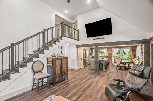 1068 Carl Perry Rd, Ashland City, TN 37015