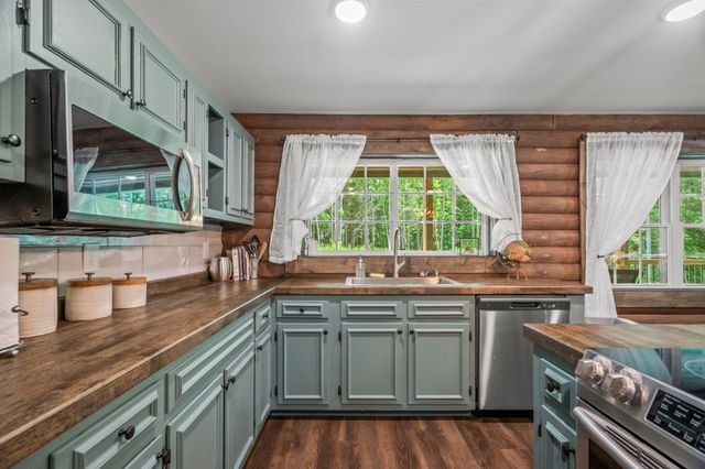 1068 Carl Perry Rd, Ashland City, TN 37015