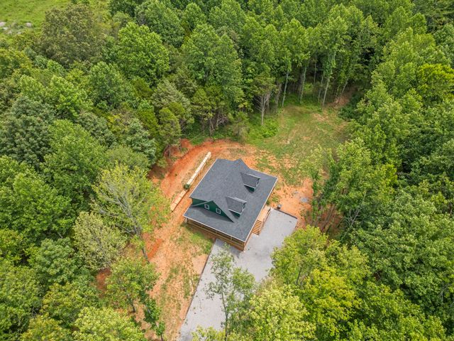1068 Carl Perry Rd, Ashland City, TN 37015
