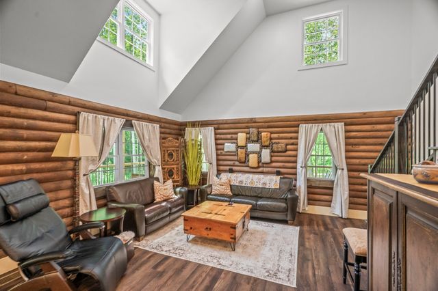 1068 Carl Perry Rd, Ashland City, TN 37015