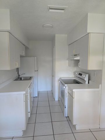 1448 Holly Heights Drive 3, Fort Lauderdale, FL 33304