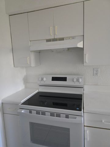 1448 Holly Heights Drive 3, Fort Lauderdale, FL 33304