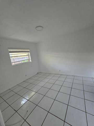 1448 Holly Heights Drive 3, Fort Lauderdale, FL 33304