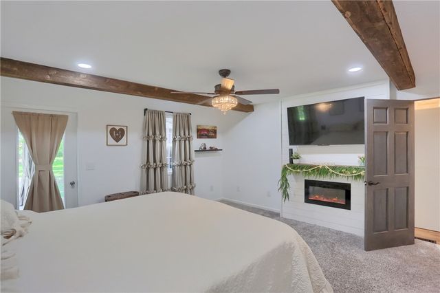304 Orlando Ave, Neshannock Twp, PA 16105