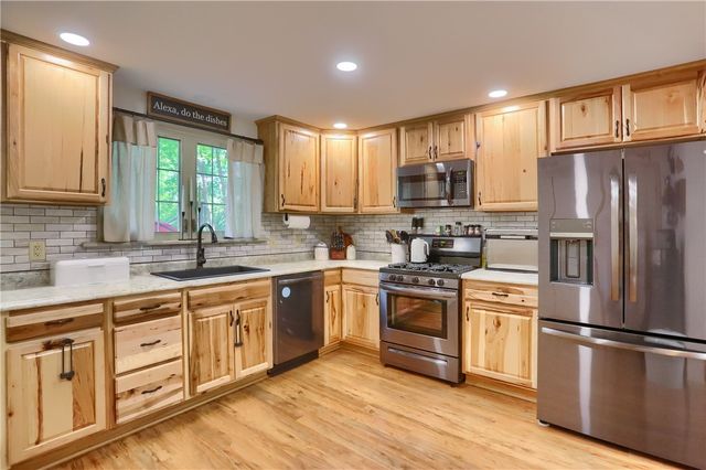 304 Orlando Ave, Neshannock Twp, PA 16105