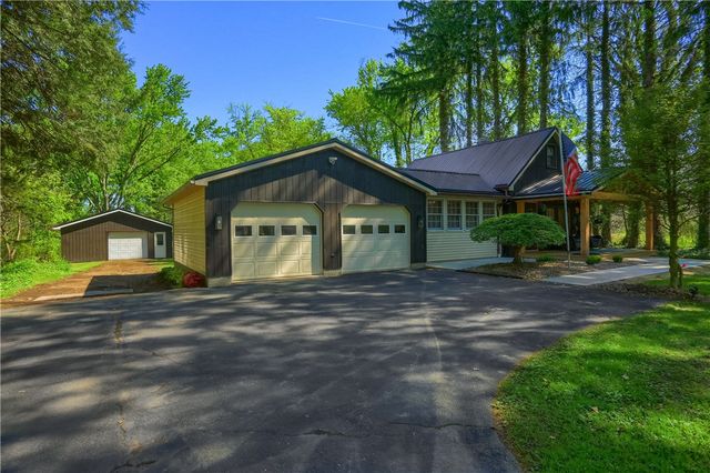 304 Orlando Ave, Neshannock Twp, PA 16105
