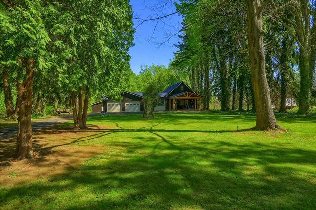 304 Orlando Ave, Neshannock Twp, PA 16105