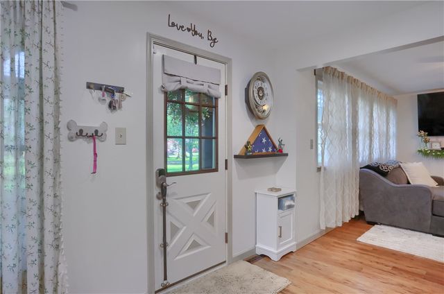 304 Orlando Ave, Neshannock Twp, PA 16105