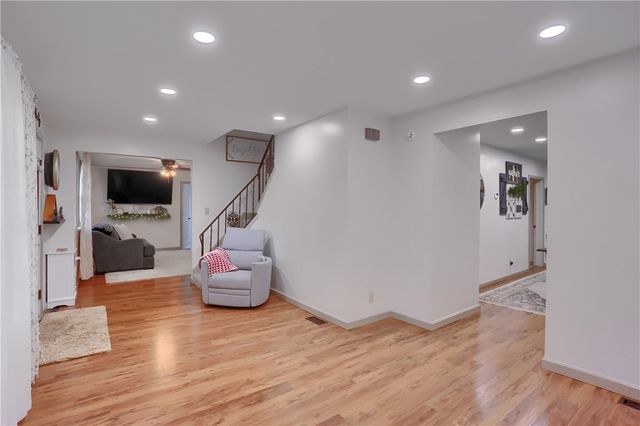 304 Orlando Ave, Neshannock Twp, PA 16105