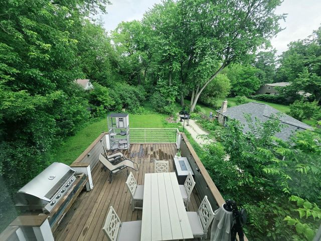 6022 N Sunny Point ROAD, Milwaukee, WI 53209