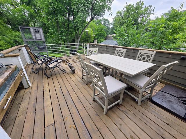 6022 N Sunny Point ROAD, Milwaukee, WI 53209