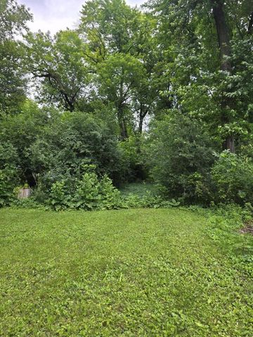6022 N Sunny Point ROAD, Milwaukee, WI 53209
