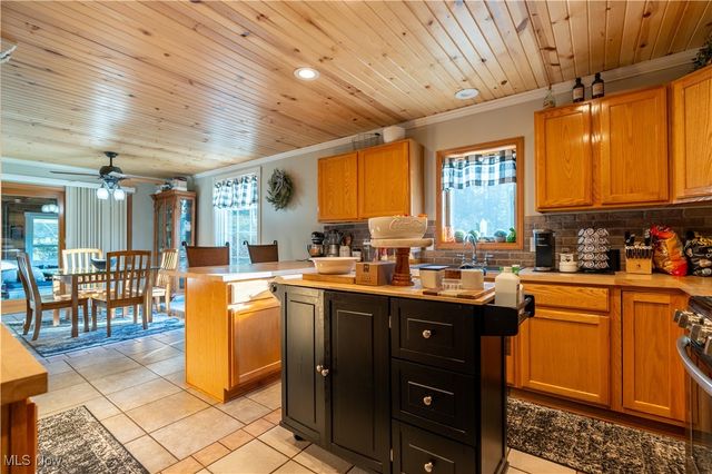 2501 Downing Street SW, East Sparta, OH 44626